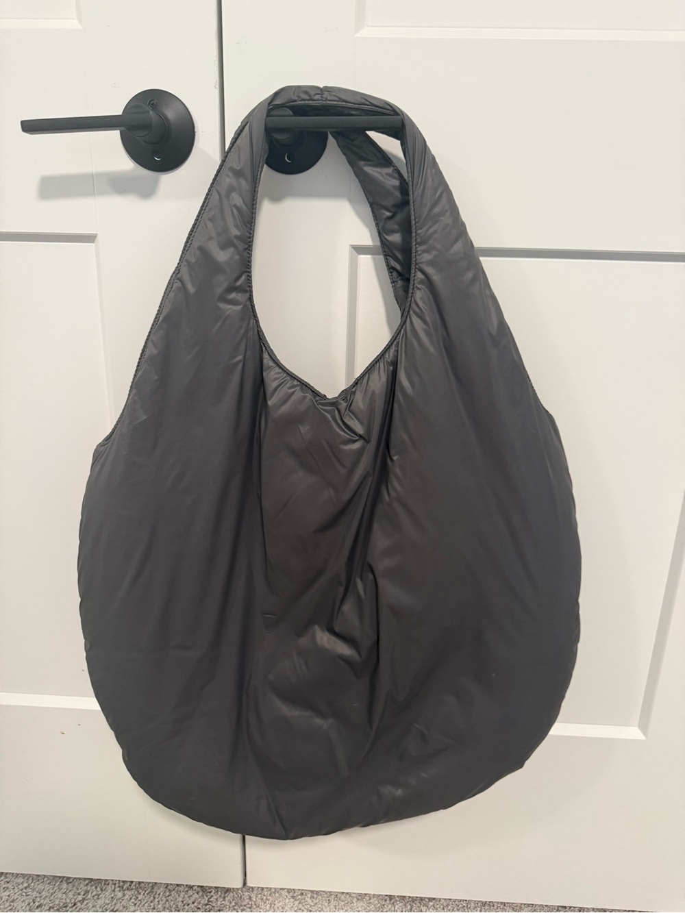 COS Minimal Large Puffer Tote Bag in Dark Gray